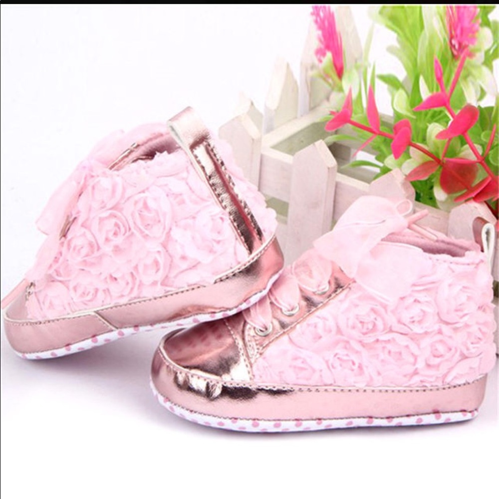 Baby rose sneakers